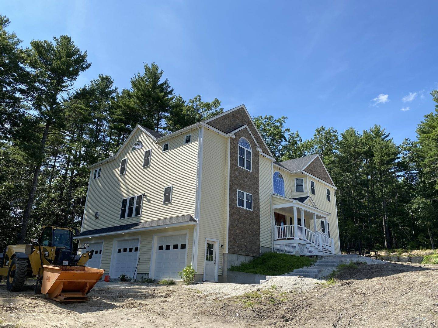 Completed custom colonial in Dunstable MA by North Heritage Construction